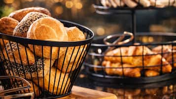 Desayuno buffet todos los días (con cargo)