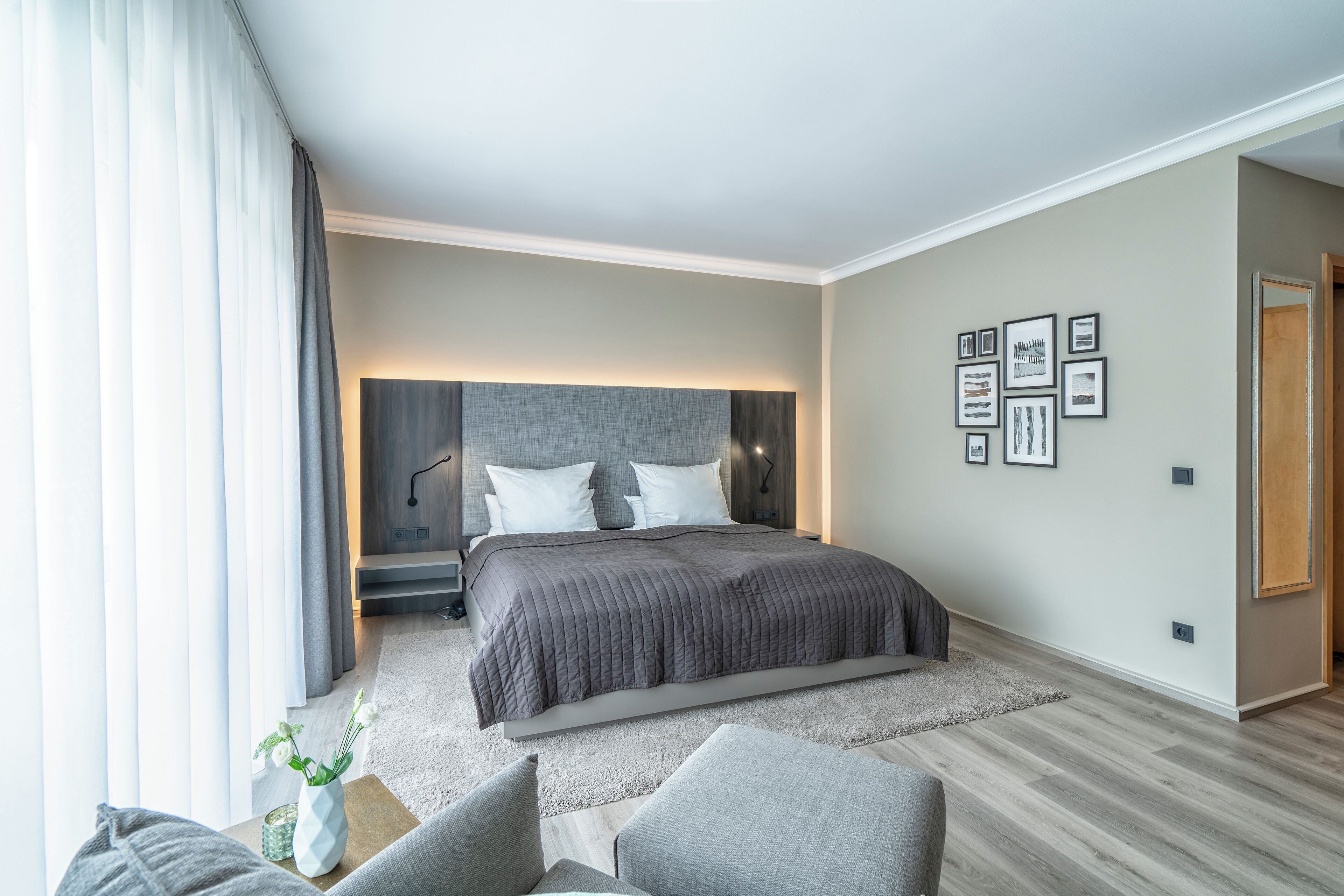 premium bedding, free minibar, desk, soundproofing