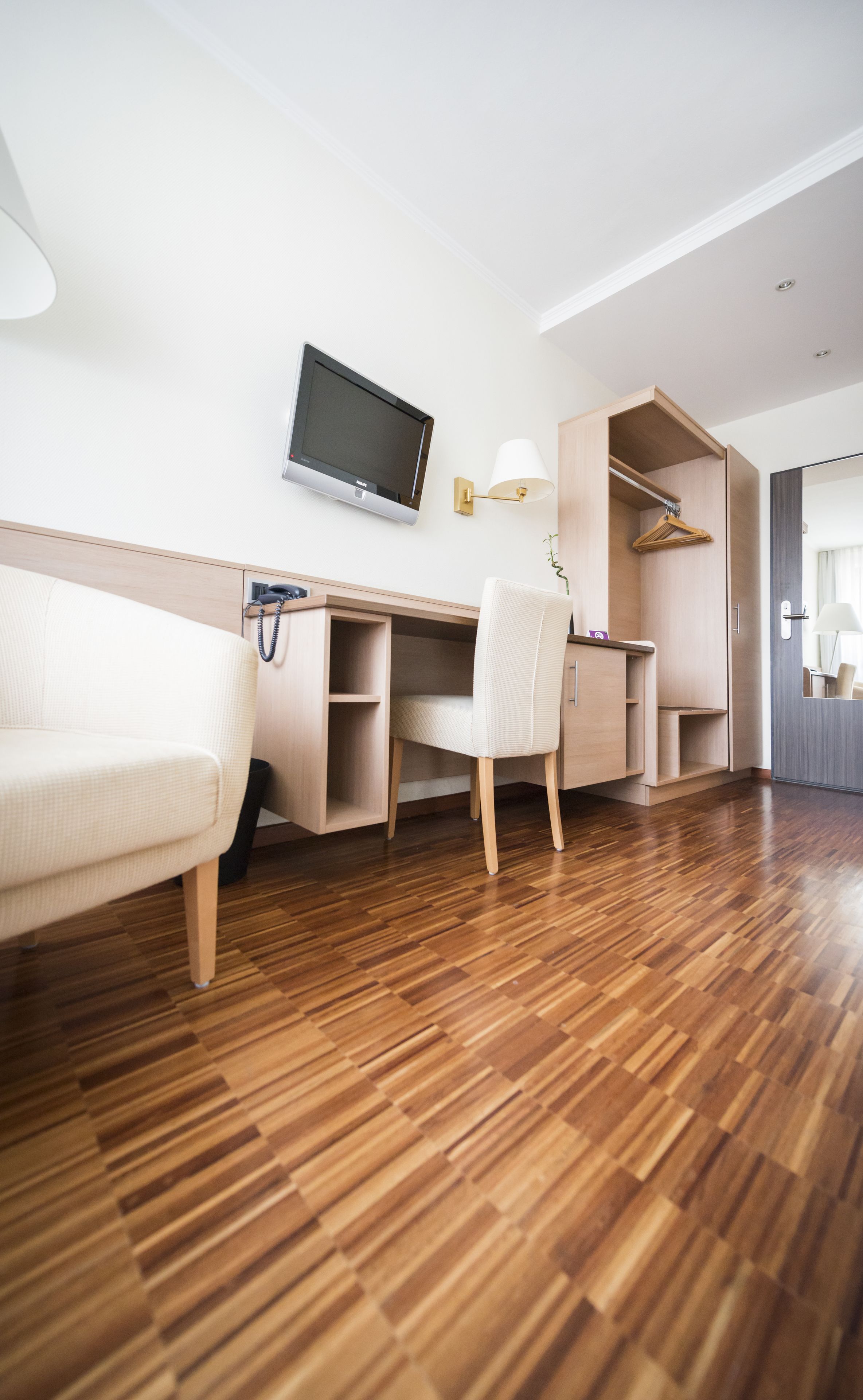 classic double room single use | room amenity