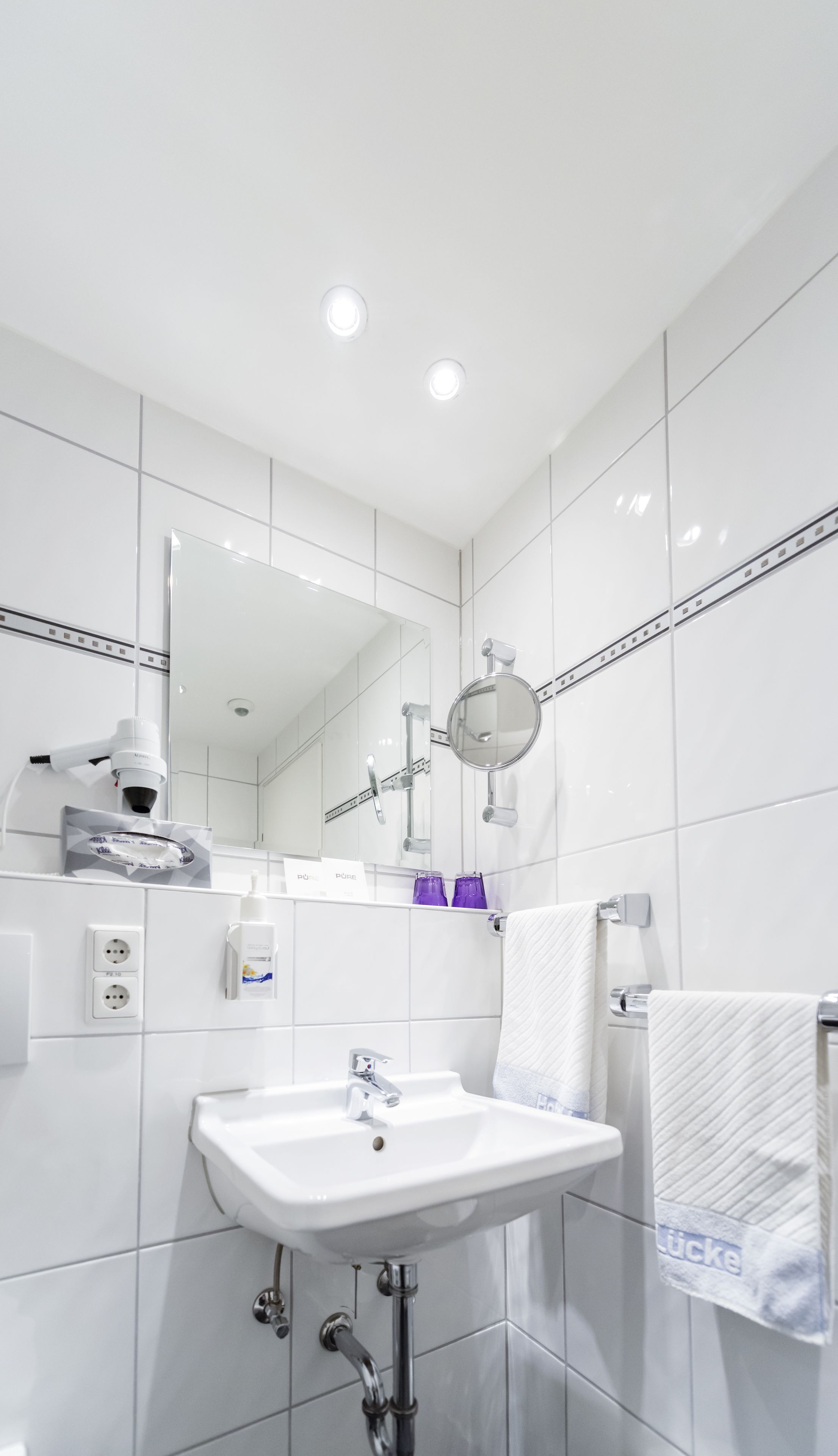 shower, free toiletries, towels