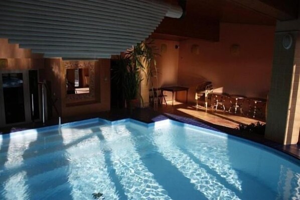 Indoor pool, outdoor pool - Hotel Pawlovnia (Prague)