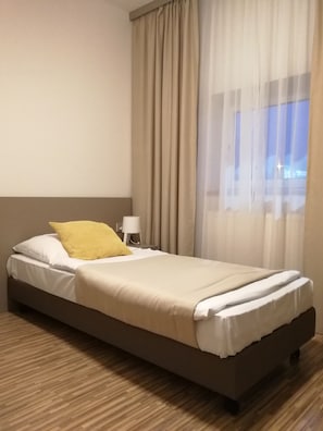 Single Room | In-room safe, iron/ironing board, free WiFi - AKÁT Pension & Apartments (Prague)