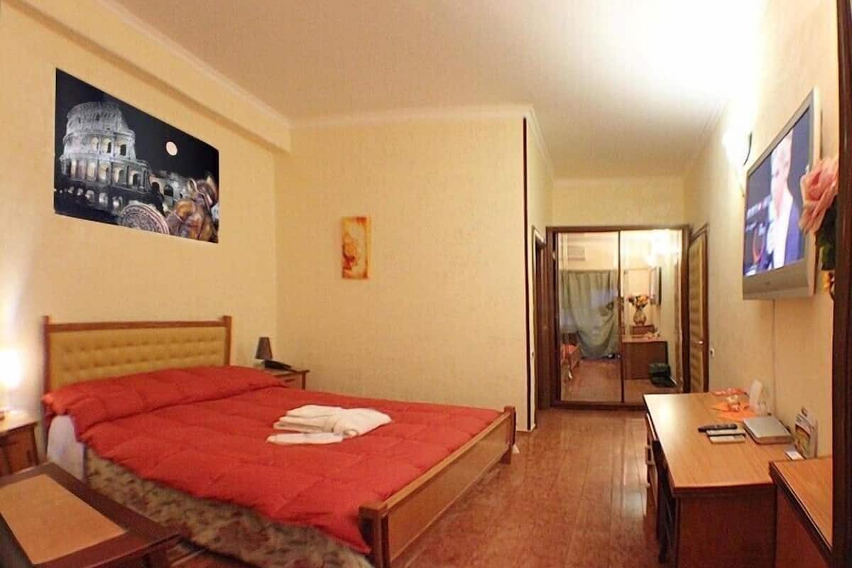 Habitación doble | Ropa de cama de alta calidad y minibar