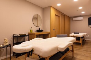 Massagens desportivas, tratamentos faciais, manicure e pedicure