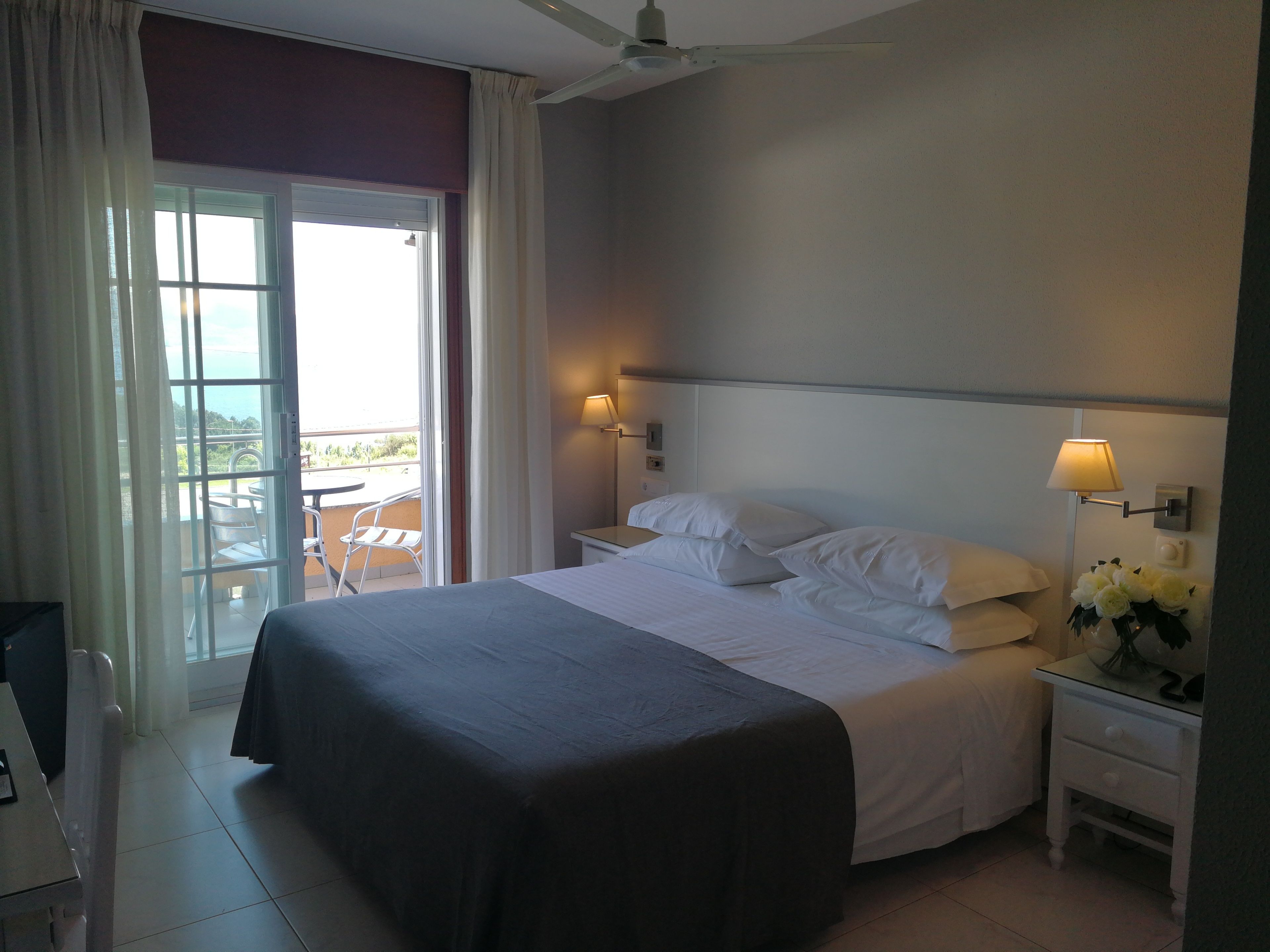 double room, sea view | memory-foam beds, minibar, in-room safe, desk