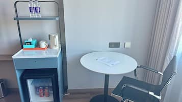 Down duvets, in-room safe, desk, blackout curtains