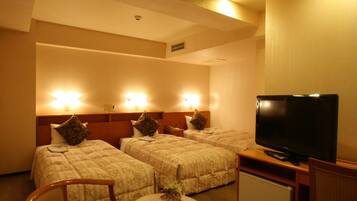 Desk, blackout drapes, free WiFi