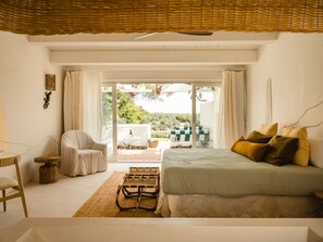 Suite Junior, terrasse, côté jardin (Chill out) | Vue sur le jardin