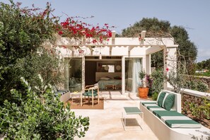 Signature Suite, Private Pool, Garden Area | 1 bedroom, premium bedding, down comforters, minibar