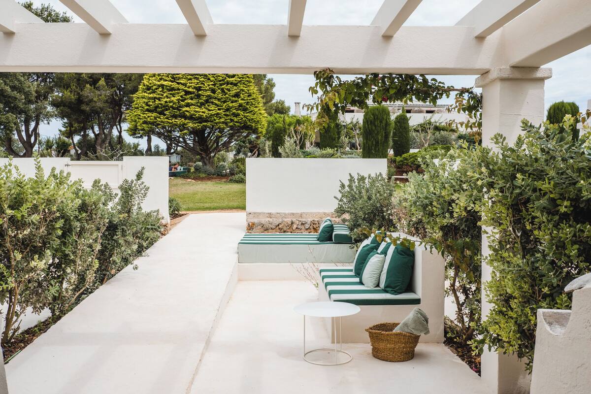 Deluxe Double Room, Patio | 1 bedroom, premium bedding, down duvets, minibar