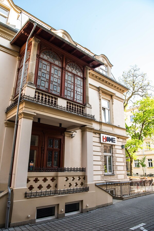 Property entrance - Home ApartHotel (Kraków)