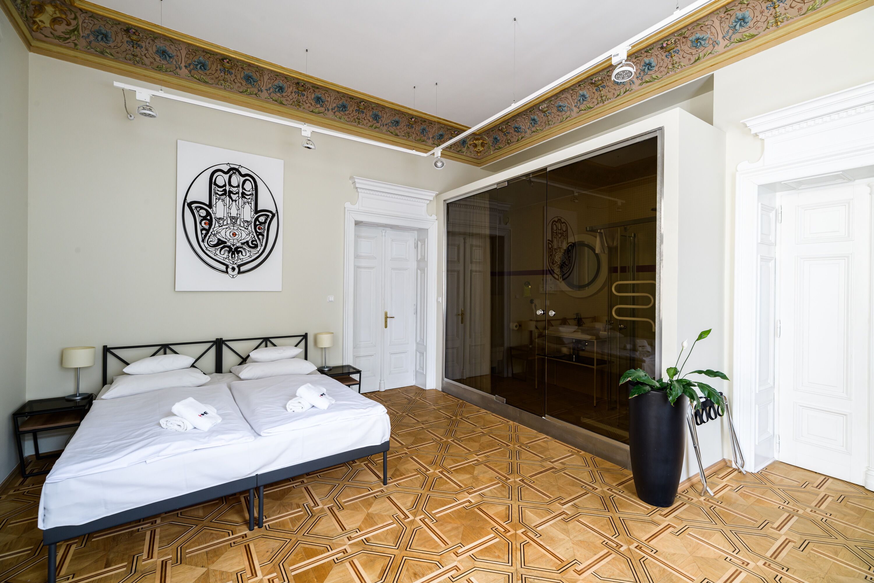 superior double room | living area | 40-cm tv with satellite channels