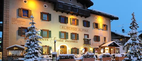 Façade de l’hébergement - soirée/nuit