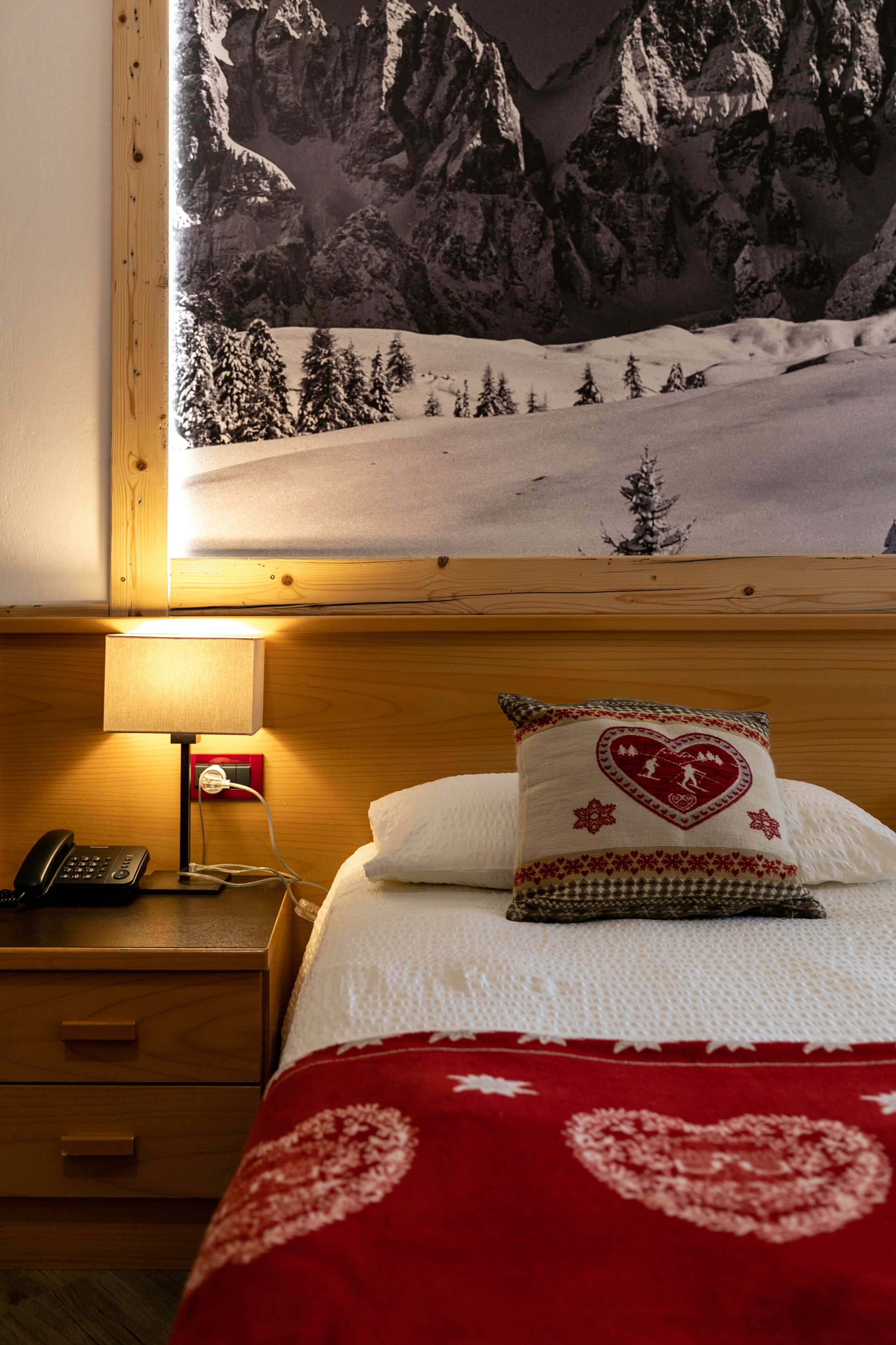 comfort room | minibar, in-room safe, desk, free wifi