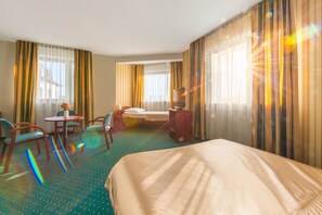 Schreibtisch, kostenloses WLAN, Bettwäsche