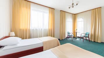 Economy Twin Room | Desk, free WiFi, bed sheets
