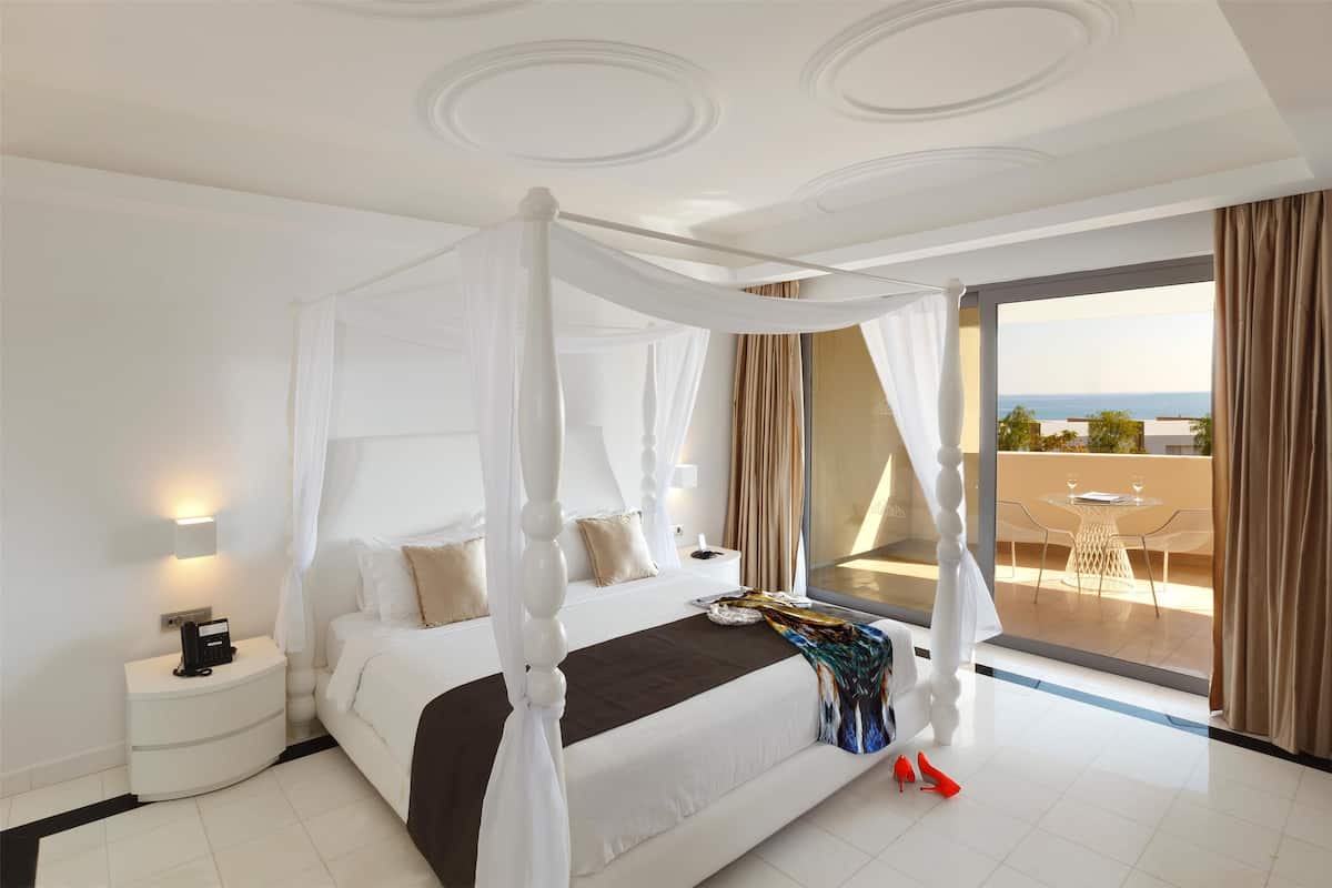 Superior suite, uitzicht op resort | 1 slaapkamer, een gratis minibar, een kluis op de kamer