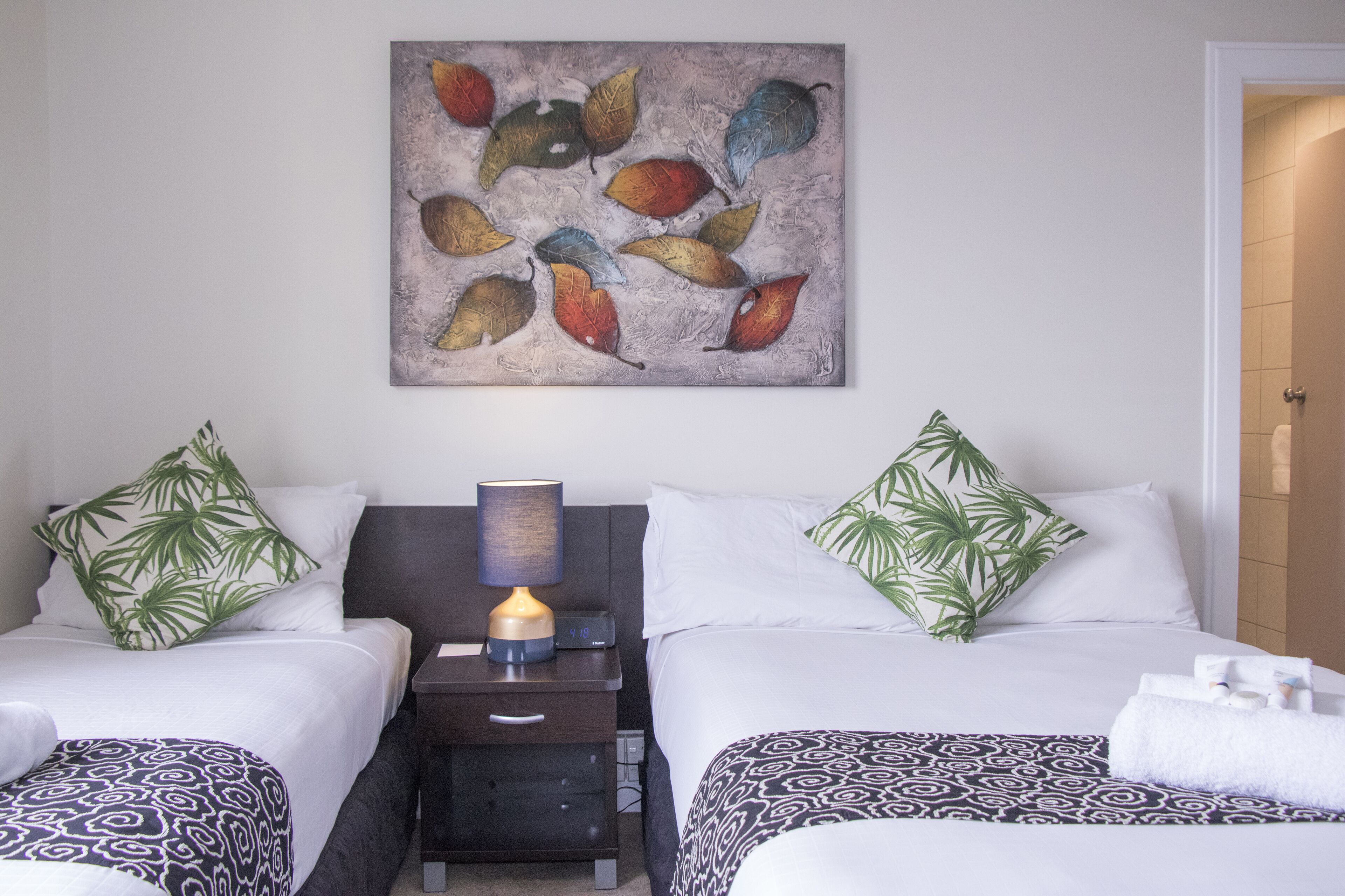 Twin, Double & Single Ensuite | In-room safe, free WiFi, bed sheets