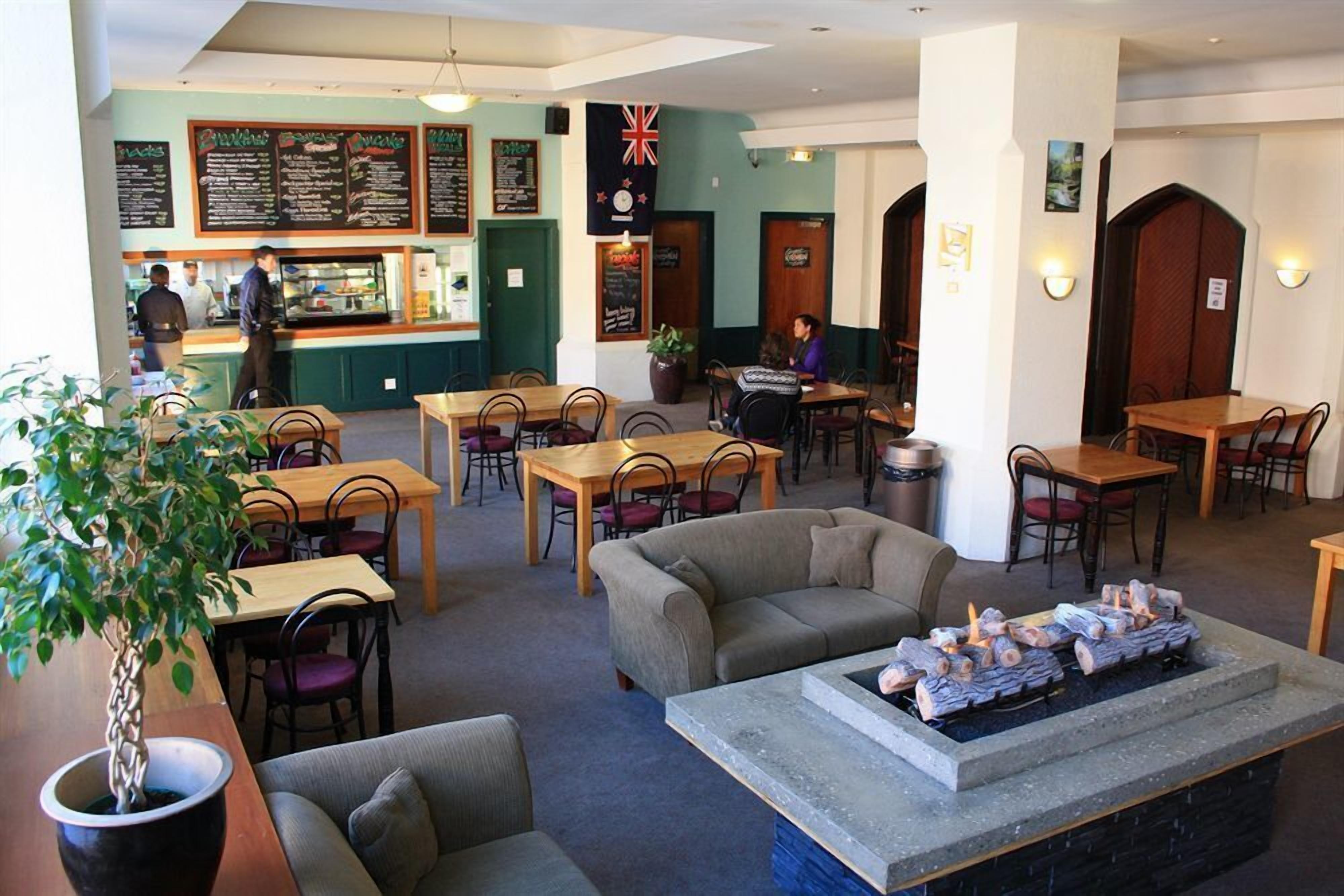 Photo - Hotel Waterloo & Backpackers