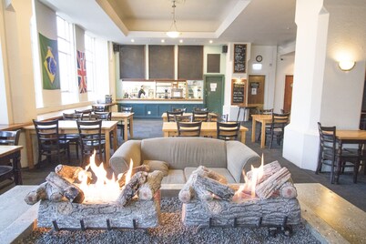 Hotel Waterloo & Backpackers