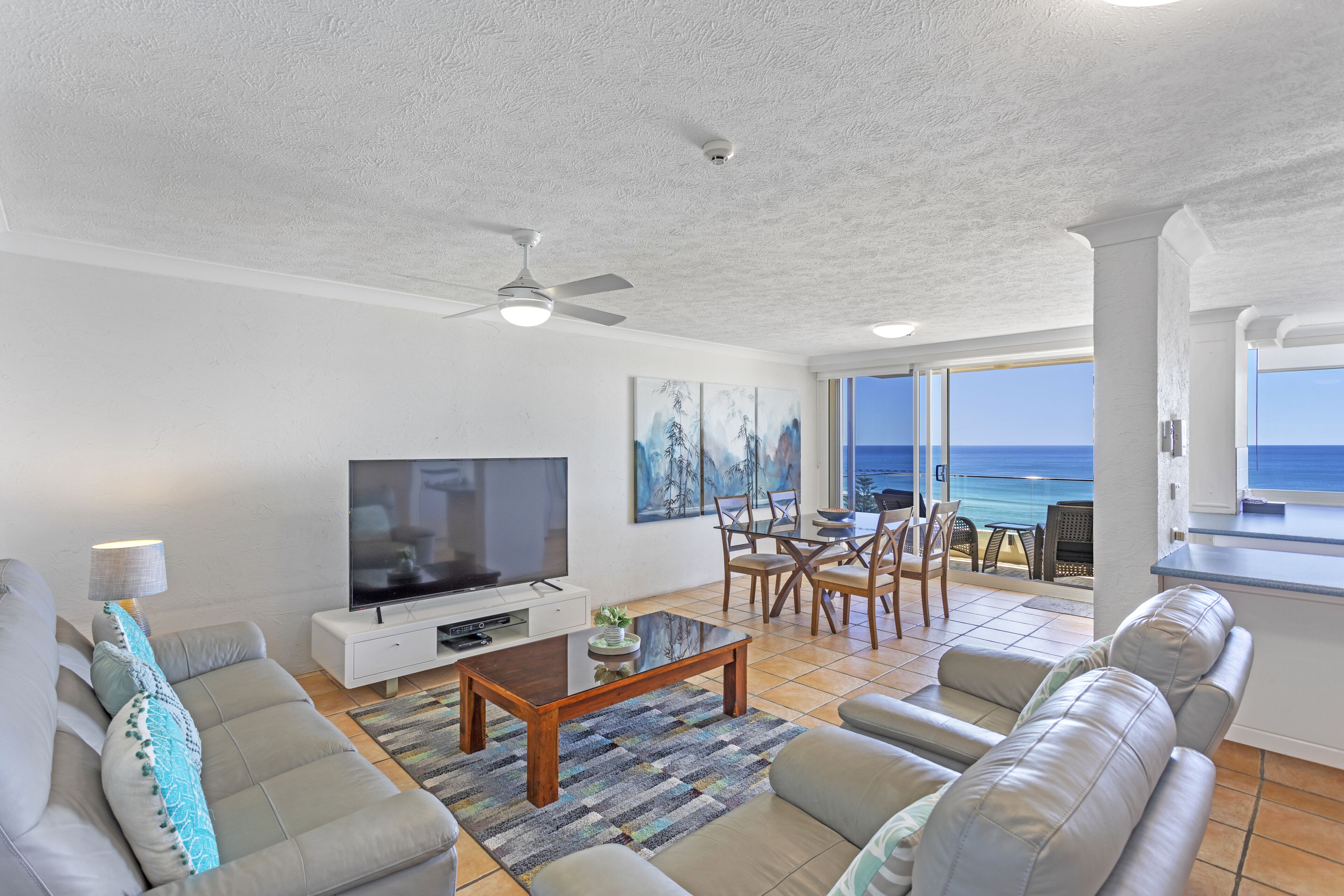 Southern Cross Beachfront Holiday Apartments — image 7