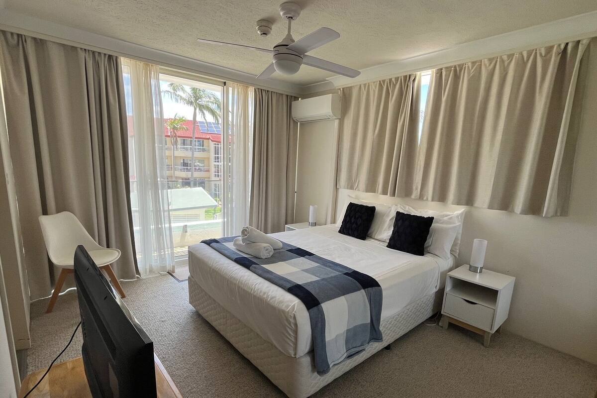 Leilighet – standard, balkong, delvis havutsikt | Klesvask
