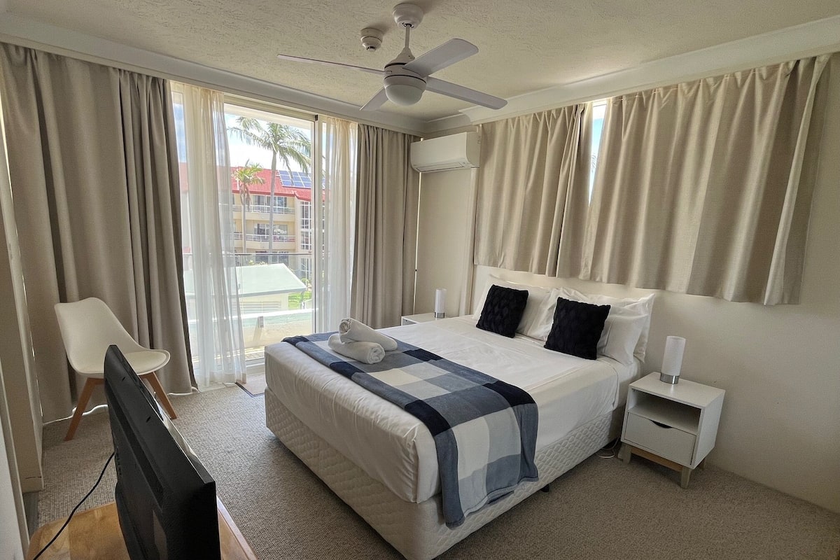 Apartemen Standar, balkon, pemandangan laut sebagian | Laundry
