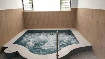 Indoor spa tub