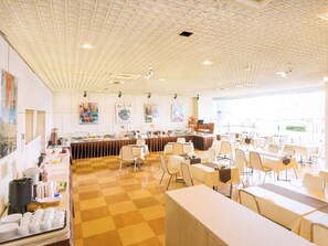 Bữa sáng buffet hàng ngày (1100 JPY/mỗi người) 