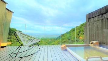 Executive Japanese Room, Open Air Bath (12.5 tatami mats) | 1 bedroom, in-room safe, free WiFi, bed sheets