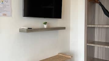 Standaard kamer, 1 twee- of 2 eenpersoonsbedden, uitzicht op zee | 1 slaapkamer, luxe beddengoed, een minibar, een kluis op de kamer