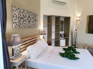 1 bedroom, premium bedding, minibar, in-room safe