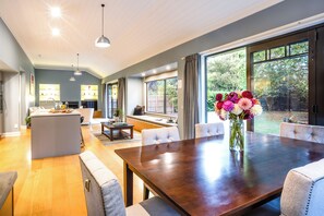 Villa (Woodland) | Living area - Parehua Resort (Martinborough)