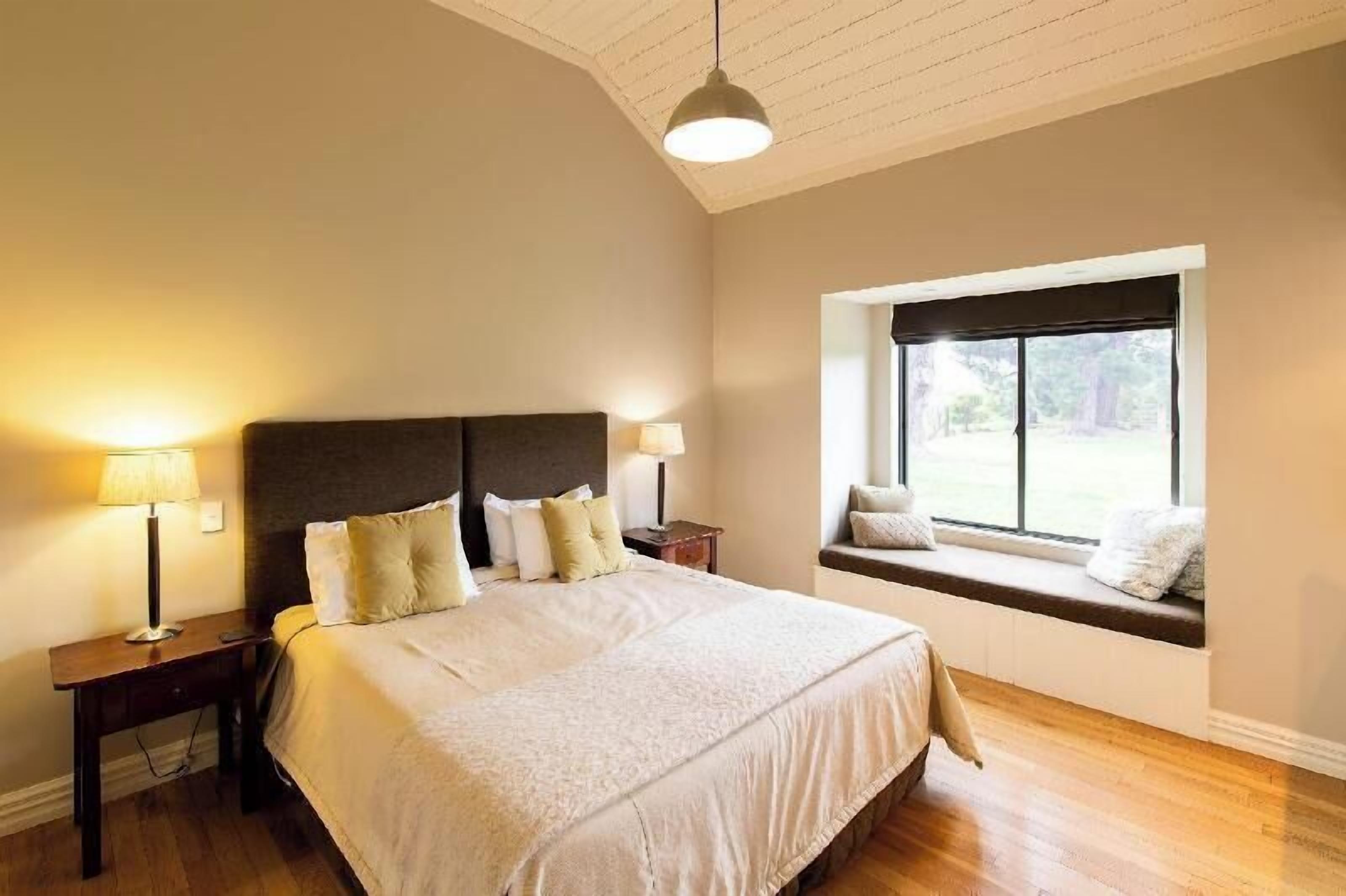 Peralatan tempat tidur premium, langsir/tirai gelap terus, kalis bunyi 