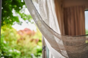 平房 (Secluded) | 高級寢具、遮光布/窗簾、隔音、熨斗/熨衣板