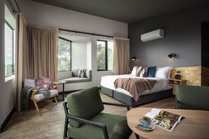 Treetops Room | Egyptian cotton sheets, premium bedding, pillowtop beds, in-room safe - Marion Hotel (Mitchell Park)