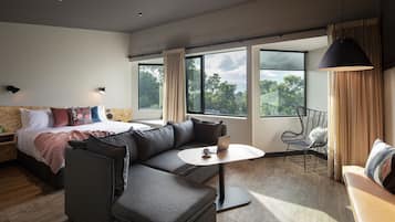 Treetops Room | Egyptian cotton sheets, premium bedding, pillow-top beds, in-room safe