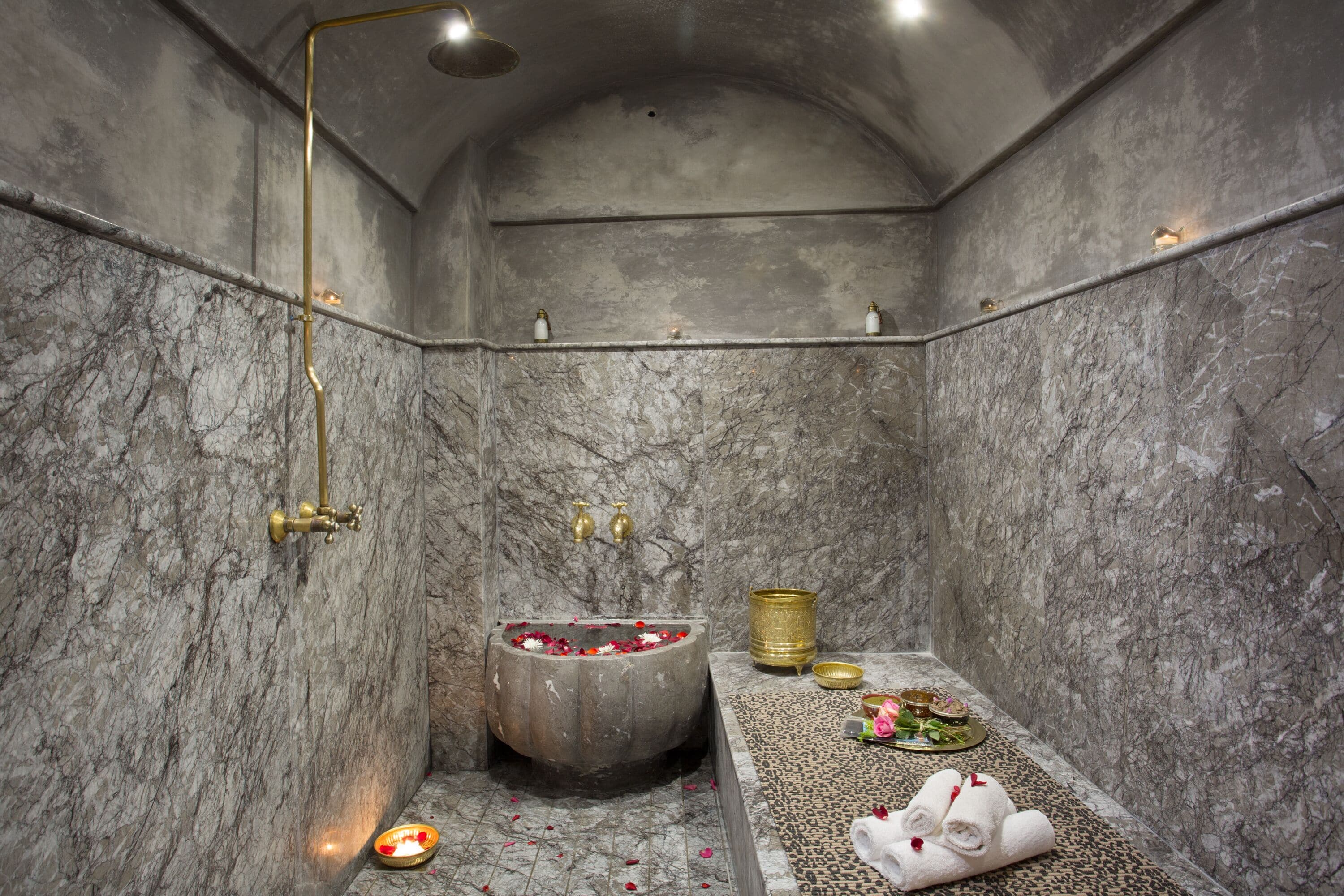 瑞典式按摩、指（趾）甲修剪和护理