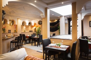 Frühstück, Mittagessen, Abendessen, internationale Küche