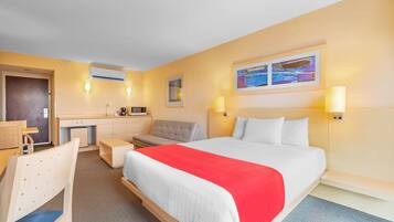Suite, 1 Queen Bed with Sofa bed | Down comforters, desk, laptop workspace, blackout drapes