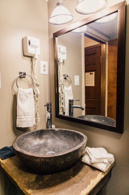 Brookside Lodge - Image 40