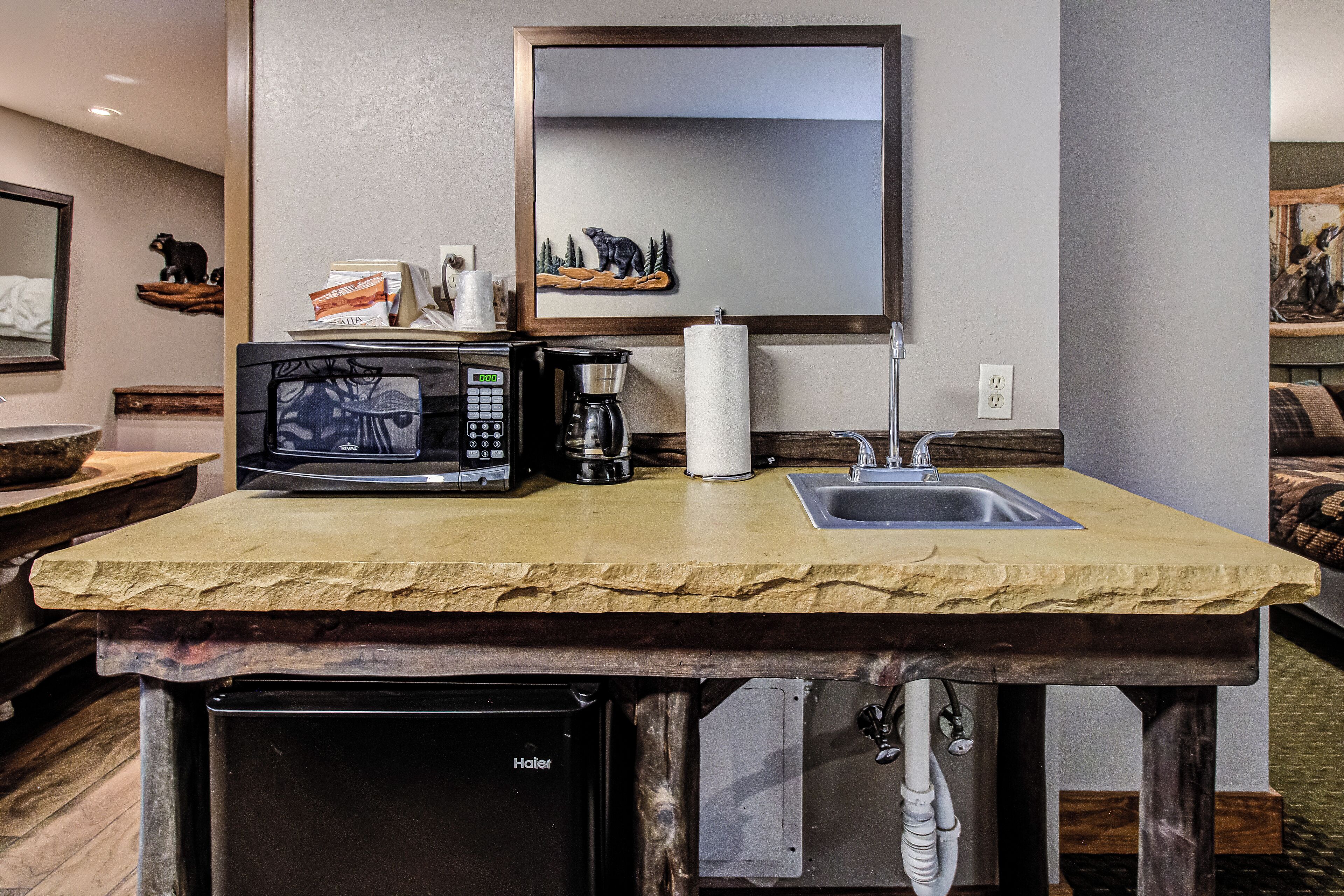 honeymoon suite | 1 bedroom, premium bedding, pillow-top beds, in-room safe