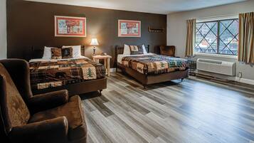 Standard Room, 2 Queen Beds (Creekside) | Hochwertige Bettwaren, Pillowtop-Betten, Zimmersafe, Schreibtisch