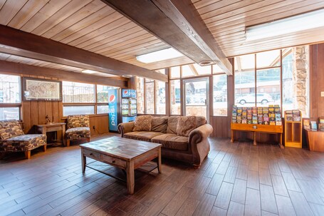 Brookside Lodge - Image 9