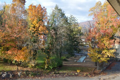 Brookside Lodge - Image 39