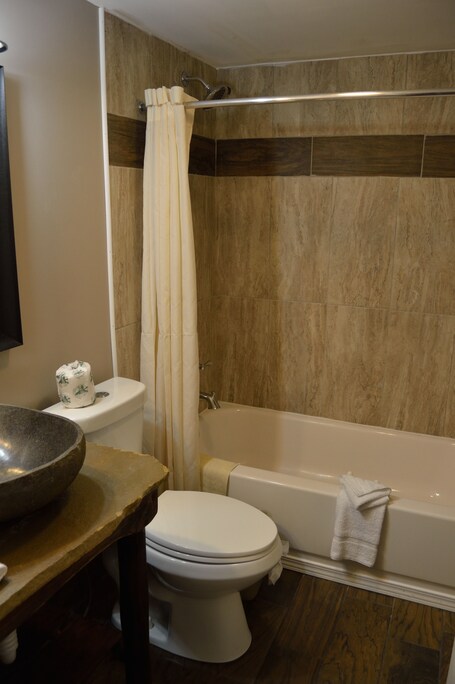 Brookside Lodge - Image 75