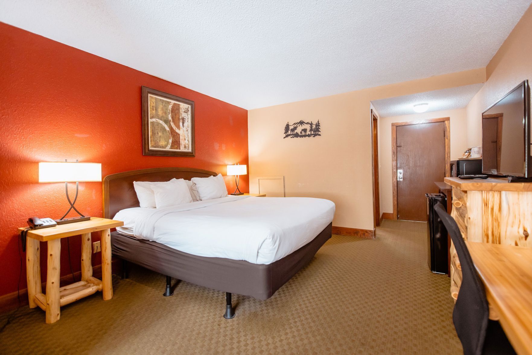 Premium bedding, pillowtop beds, in-room safe, desk