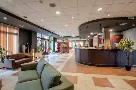 Hall. Tulip Inn Turin South