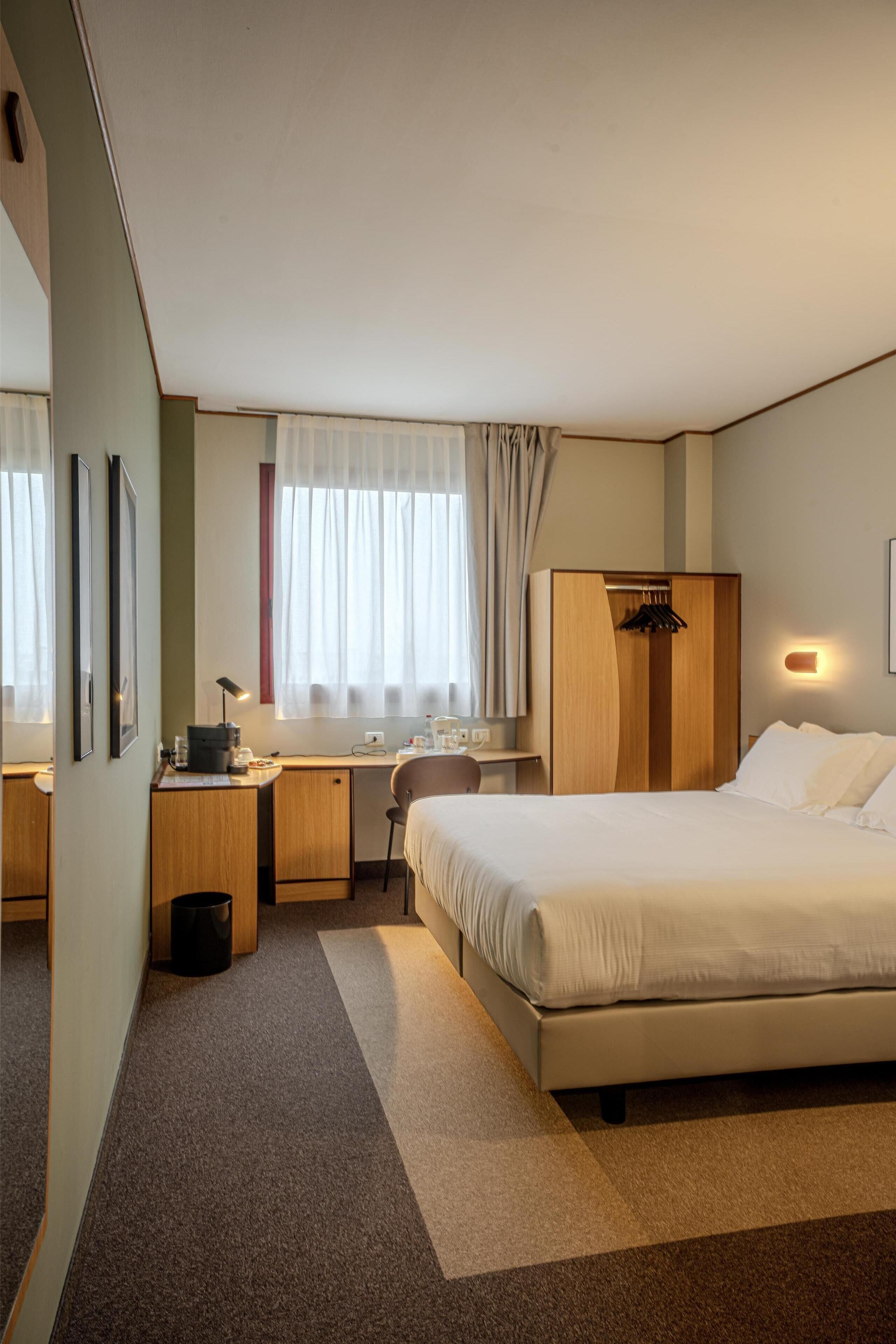 Literie hypoallergénique, couette en duvet d'oie, bureau