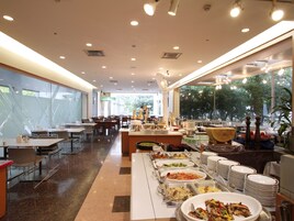 Daily buffet breakfast for a fee